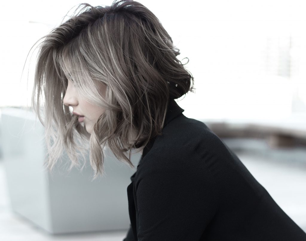 女性 髪の毛